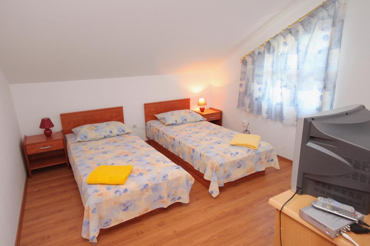Apartments And Rooms With Parking Space Njivice, Krk - 5458 المظهر الخارجي الصورة