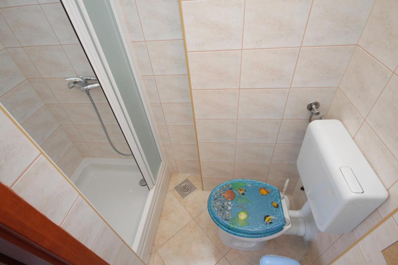 Apartments And Rooms With Parking Space Njivice, Krk - 5458 المظهر الخارجي الصورة