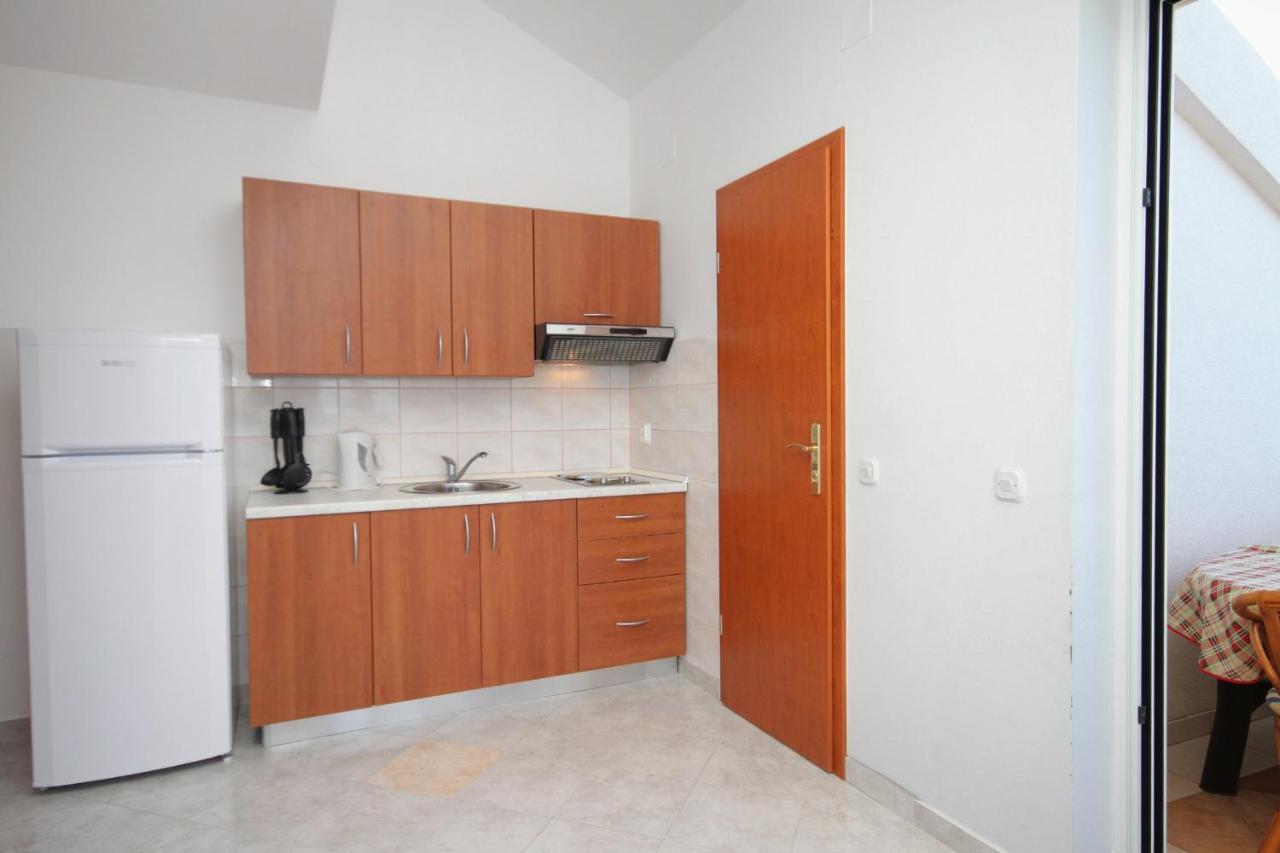 Apartments And Rooms With Parking Space Njivice, Krk - 5458 المظهر الخارجي الصورة