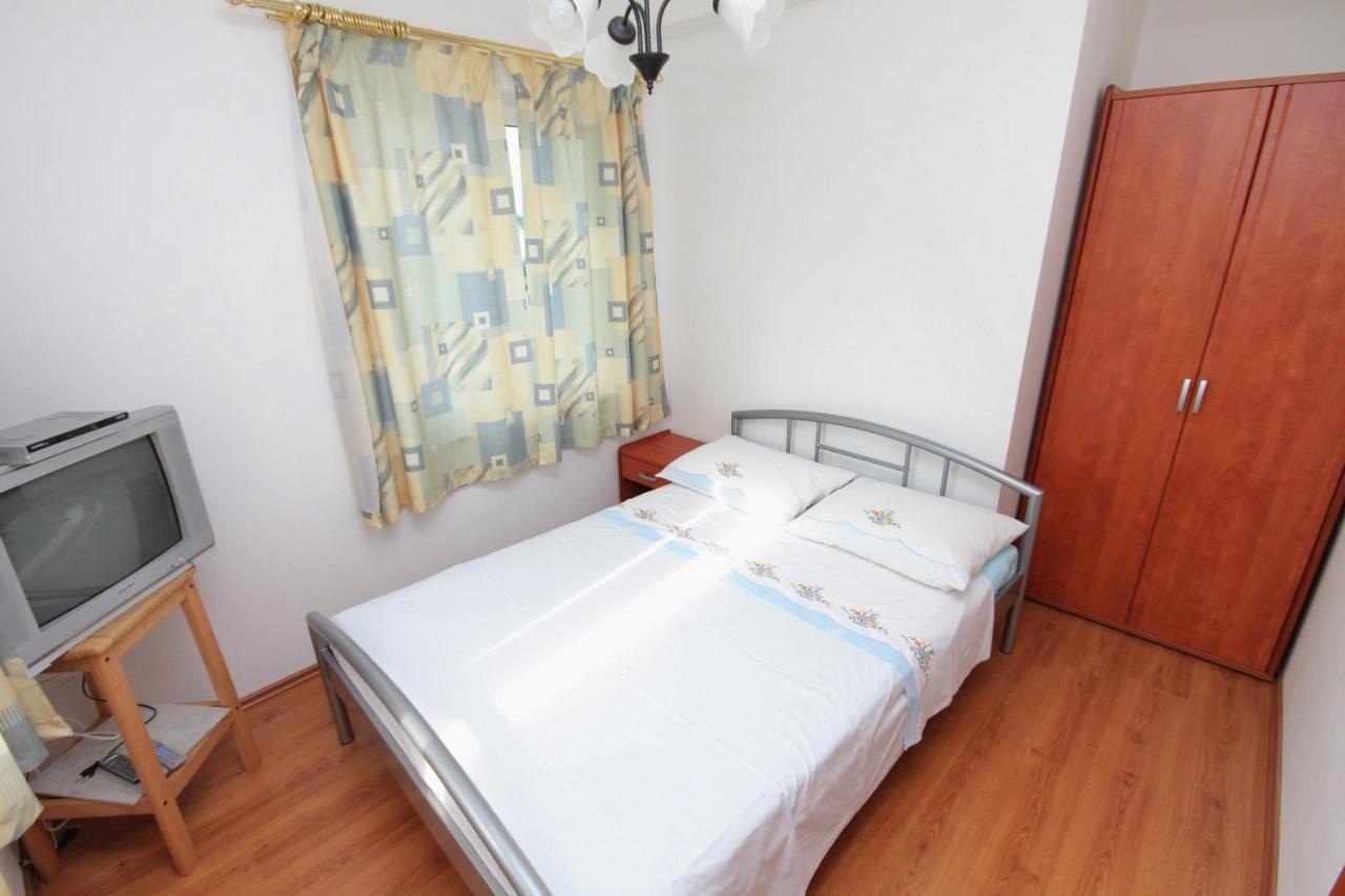 Apartments And Rooms With Parking Space Njivice, Krk - 5458 المظهر الخارجي الصورة