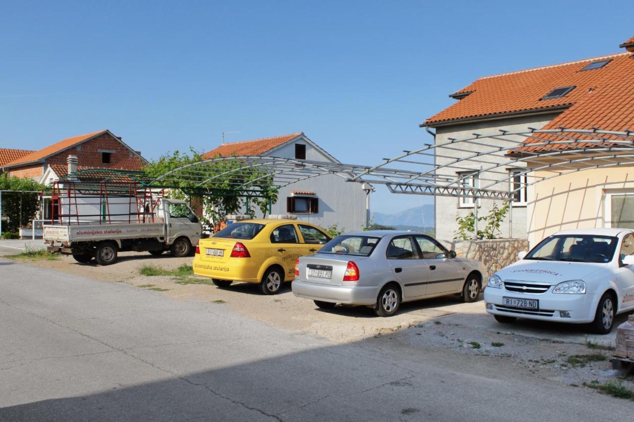 Apartments And Rooms With Parking Space Njivice, Krk - 5458 المظهر الخارجي الصورة