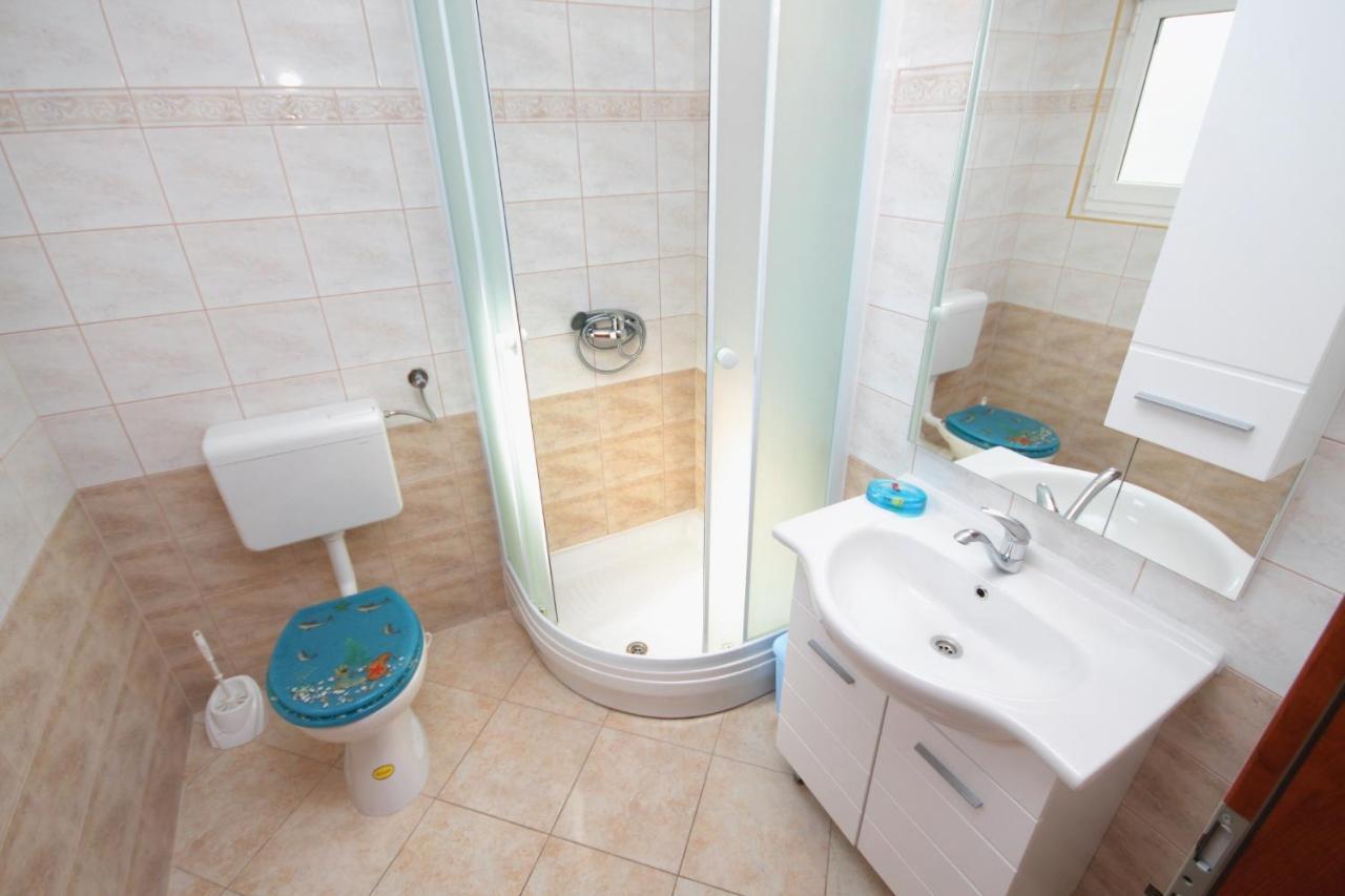 Apartments And Rooms With Parking Space Njivice, Krk - 5458 المظهر الخارجي الصورة