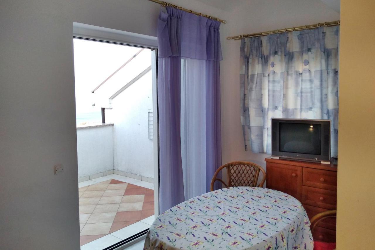 Apartments And Rooms With Parking Space Njivice, Krk - 5458 المظهر الخارجي الصورة