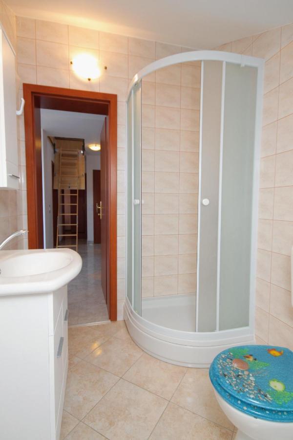 Apartments And Rooms With Parking Space Njivice, Krk - 5458 المظهر الخارجي الصورة