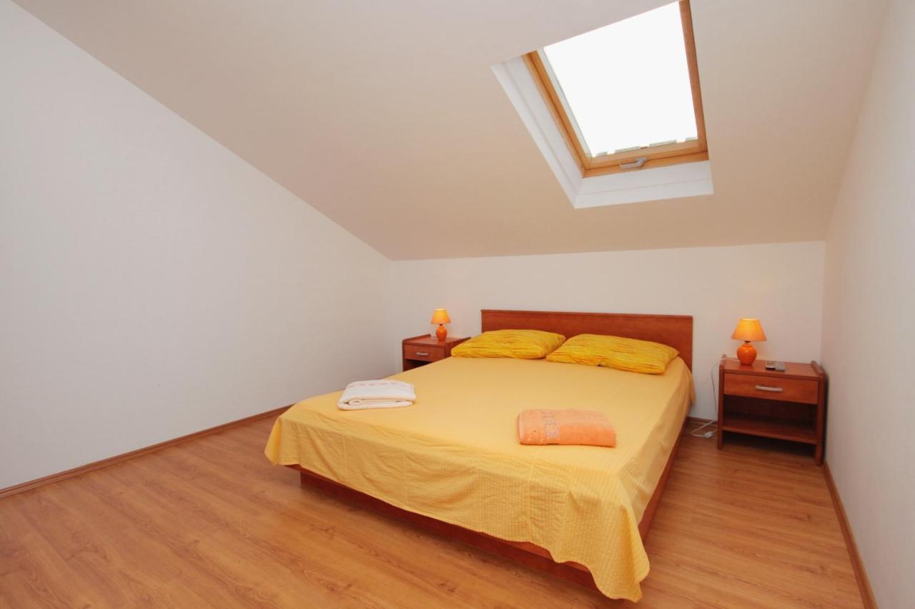 Apartments And Rooms With Parking Space Njivice, Krk - 5458 المظهر الخارجي الصورة