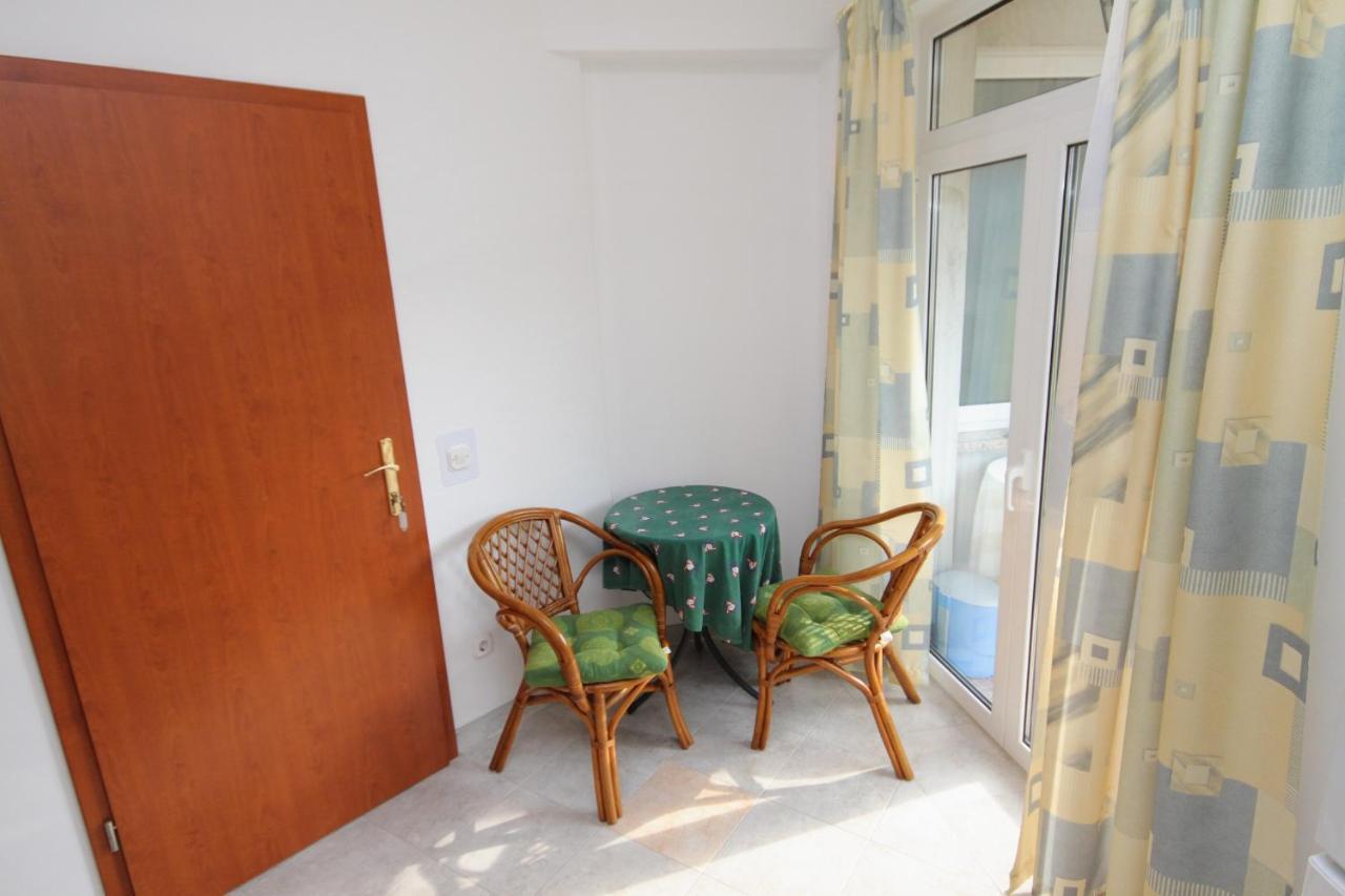 Apartments And Rooms With Parking Space Njivice, Krk - 5458 المظهر الخارجي الصورة