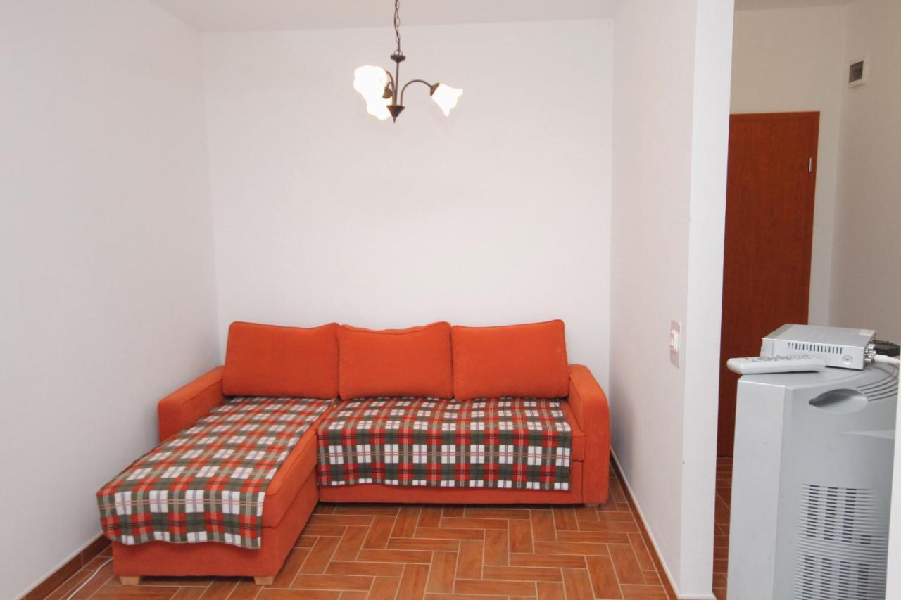 Apartments And Rooms With Parking Space Njivice, Krk - 5458 المظهر الخارجي الصورة
