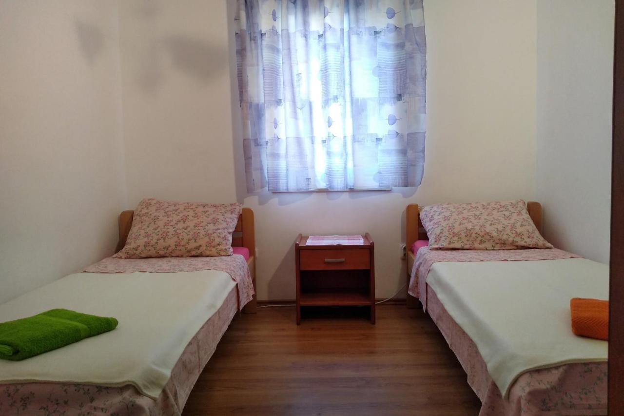 Apartments And Rooms With Parking Space Njivice, Krk - 5458 المظهر الخارجي الصورة