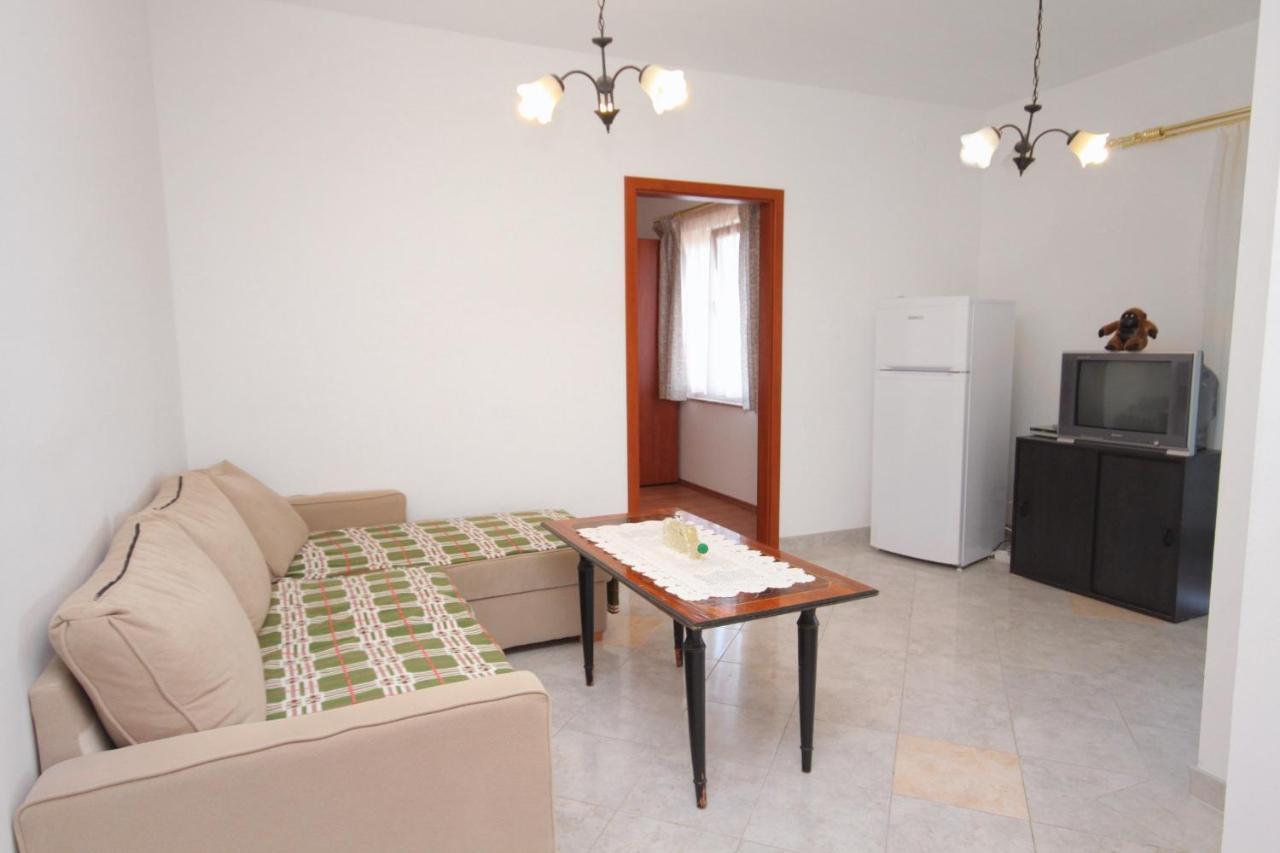Apartments And Rooms With Parking Space Njivice, Krk - 5458 المظهر الخارجي الصورة