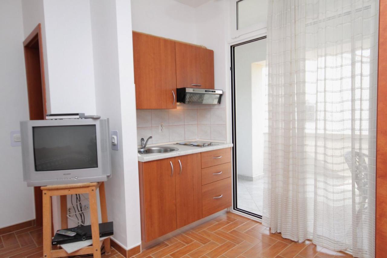 Apartments And Rooms With Parking Space Njivice, Krk - 5458 المظهر الخارجي الصورة